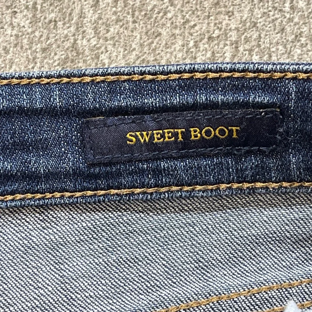 Lucky Brand Sweet Boot Jeans Womens 6/28 Medium Wash Blue‎ Bootcut Whiskered